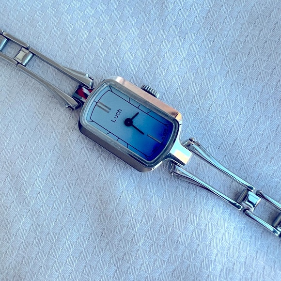 ❤️Wind up vintage bracelet watch with small square blue face, in stainless steel - Picture 12 of 12